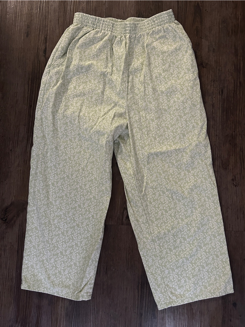Floral Cropped Pants - Light Green